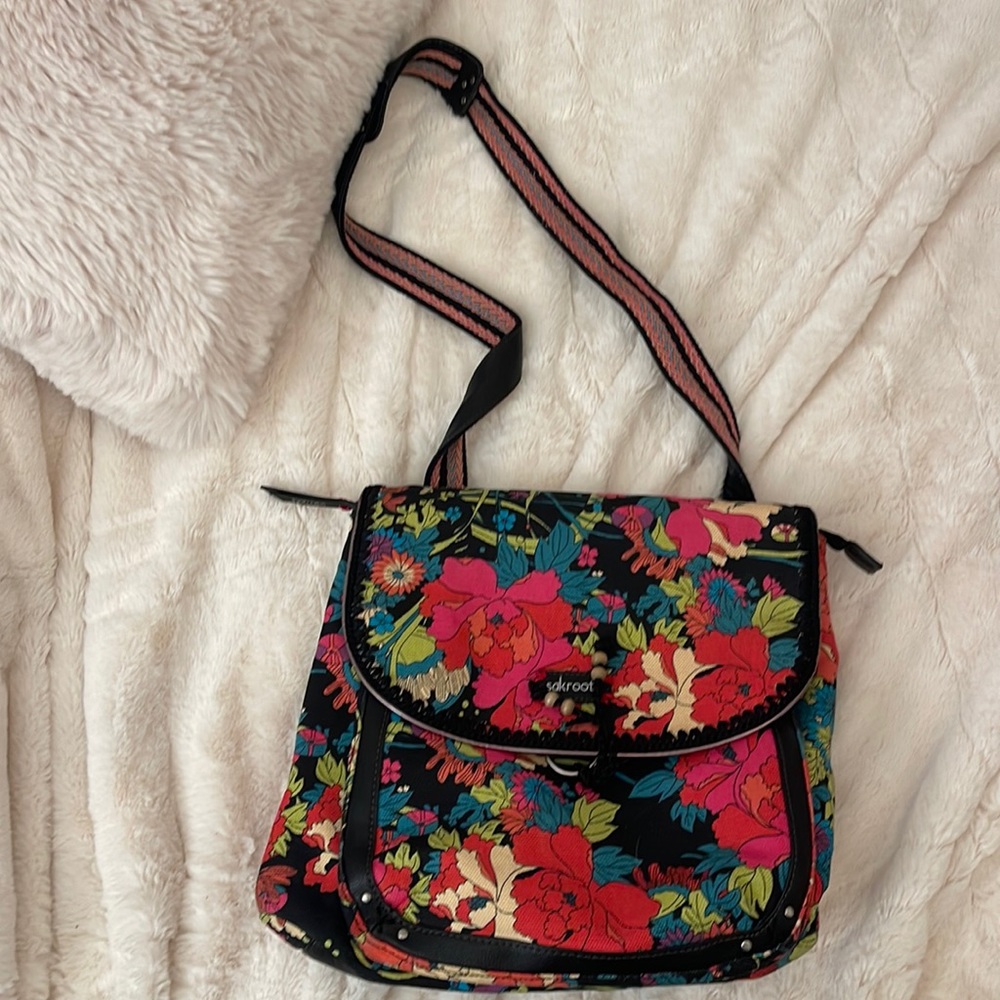 SakRoots Travel Purse